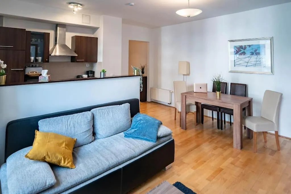 Apartment Free Parking! Soho Budapest 304, 4 Ppl, Ac, Fast Wifi, Smart Tv