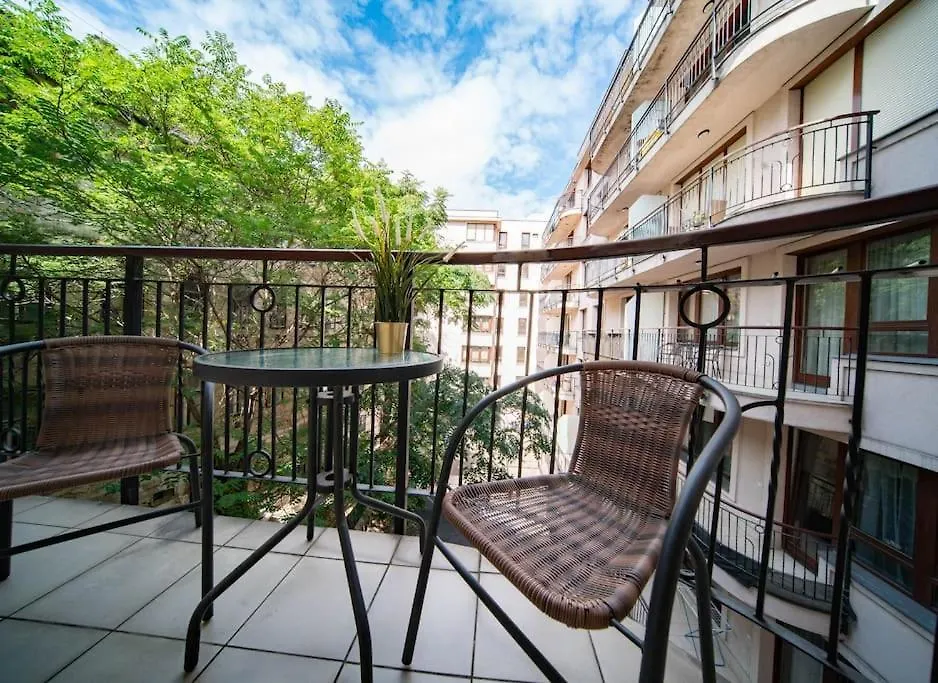 Free Parking! Soho Budapest 304, 4 Ppl, Ac, Fast Wifi, Smart Tv