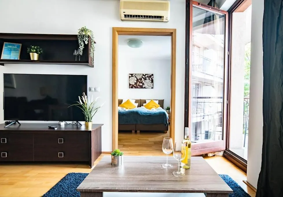 Apartment Free Parking! Soho Budapest 304, 4 Ppl, Ac, Fast Wifi, Smart Tv Hungary