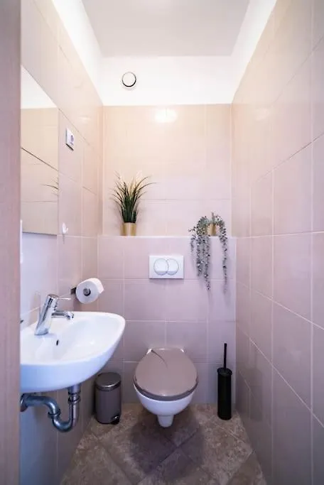 Free Parking! Soho Budapest 304, 4 Ppl, Ac, Fast Wifi, Smart Tv Apartment