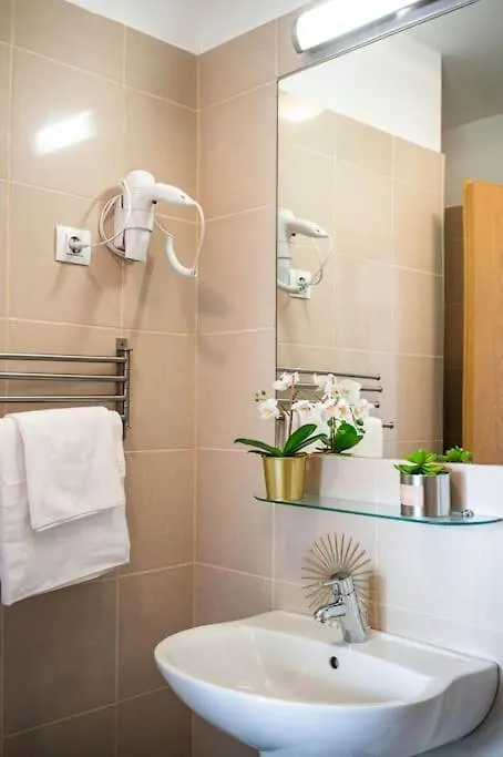 Free Parking! Soho Budapest 304, 4 Ppl, Ac, Fast Wifi, Smart Tv