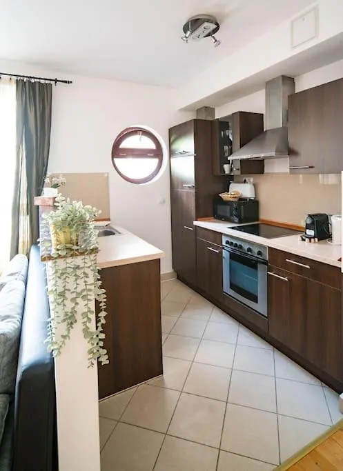 Free Parking! Soho Budapest 304, 4 Ppl, Ac, Fast Wifi, Smart Tv