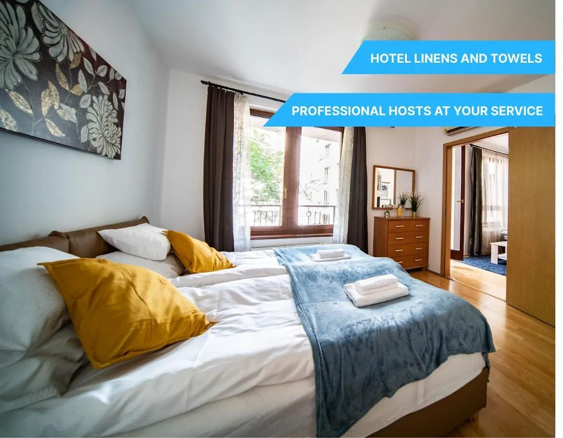 Free Parking! Soho Budapest 304, 4 Ppl, Ac, Fast Wifi, Smart Tv Hungary